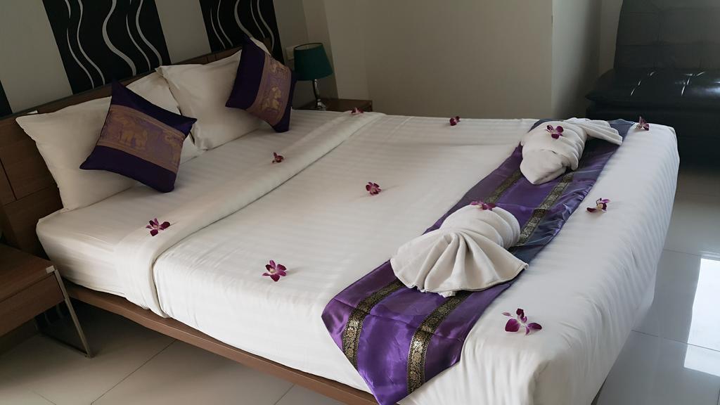 A Casa Di Luca Hotel Patong Room photo