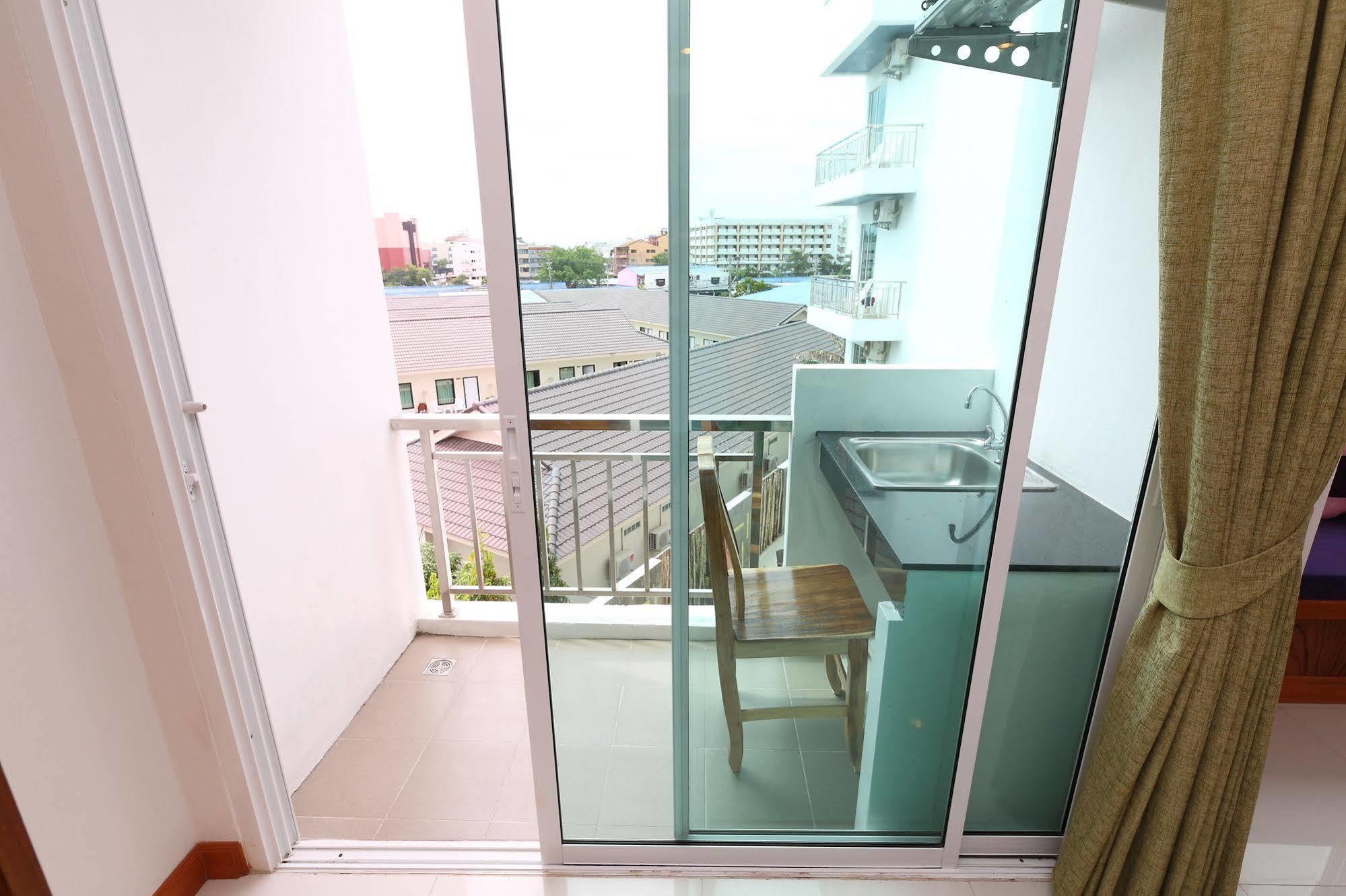 A Casa Di Luca Hotel Patong Exterior photo